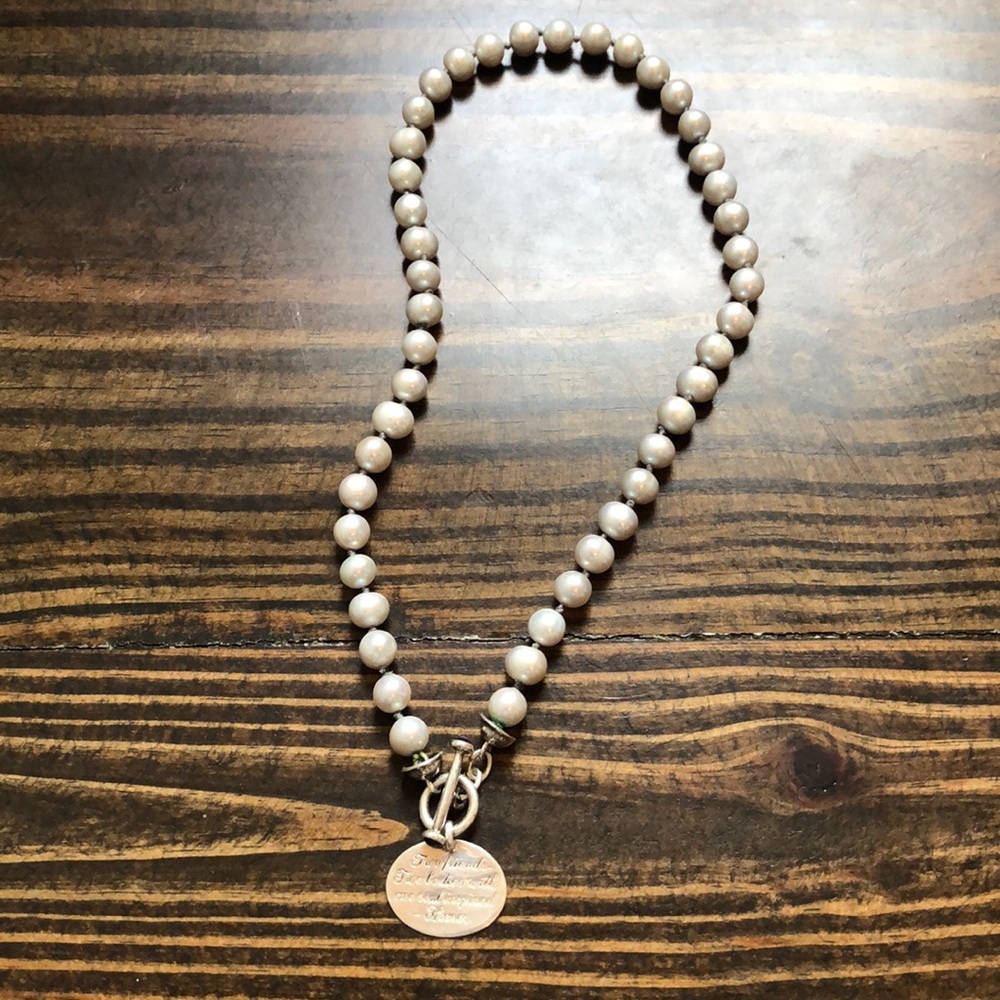 Gray Pearl and amethyst silver necklace